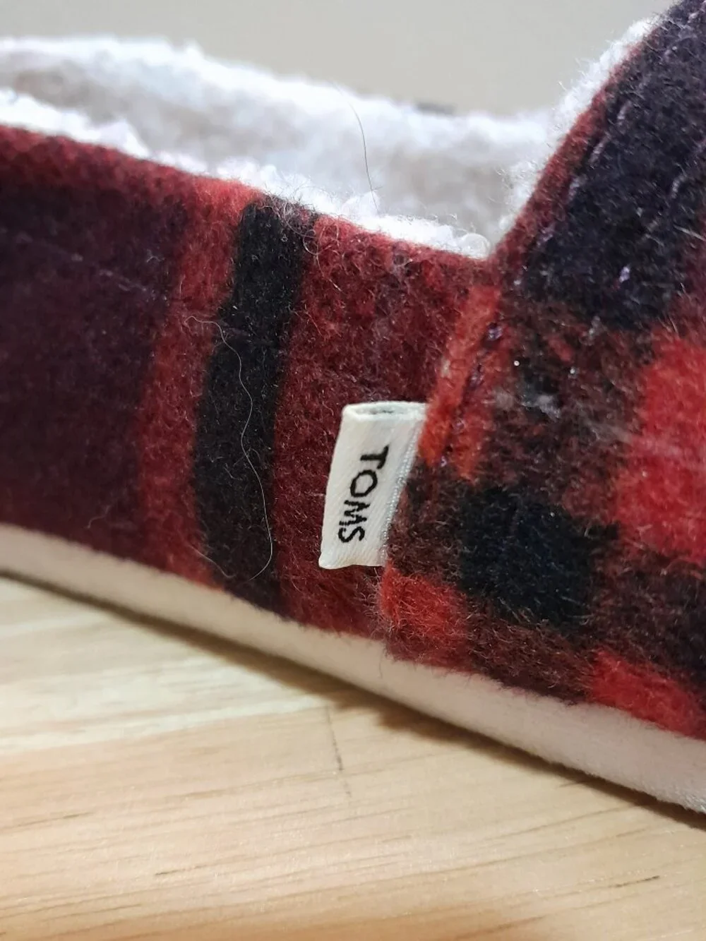 TOMS Alpargata Cozy Slip-On Loafers Red Maroon Plaid Flannel Sherpa Womens 7.5